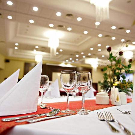 Hotel Prezydencki 3-Star Жешув Экстерьер фото