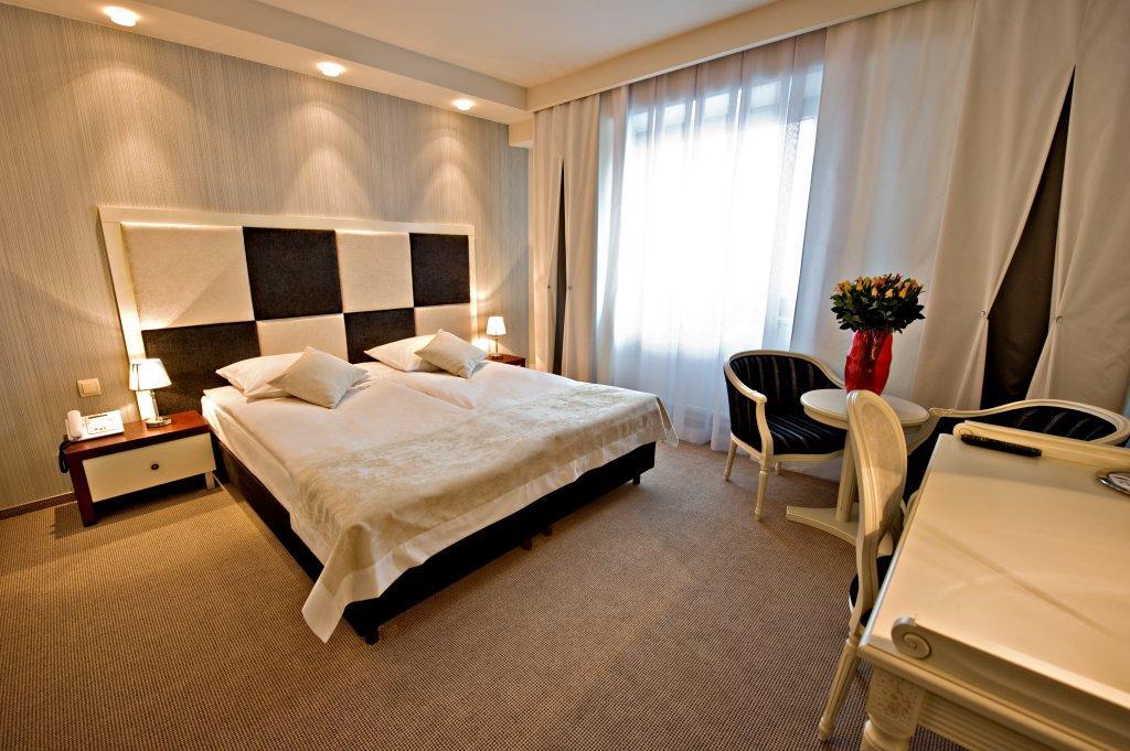 Hotel Prezydencki 3-Star Жешув Экстерьер фото
