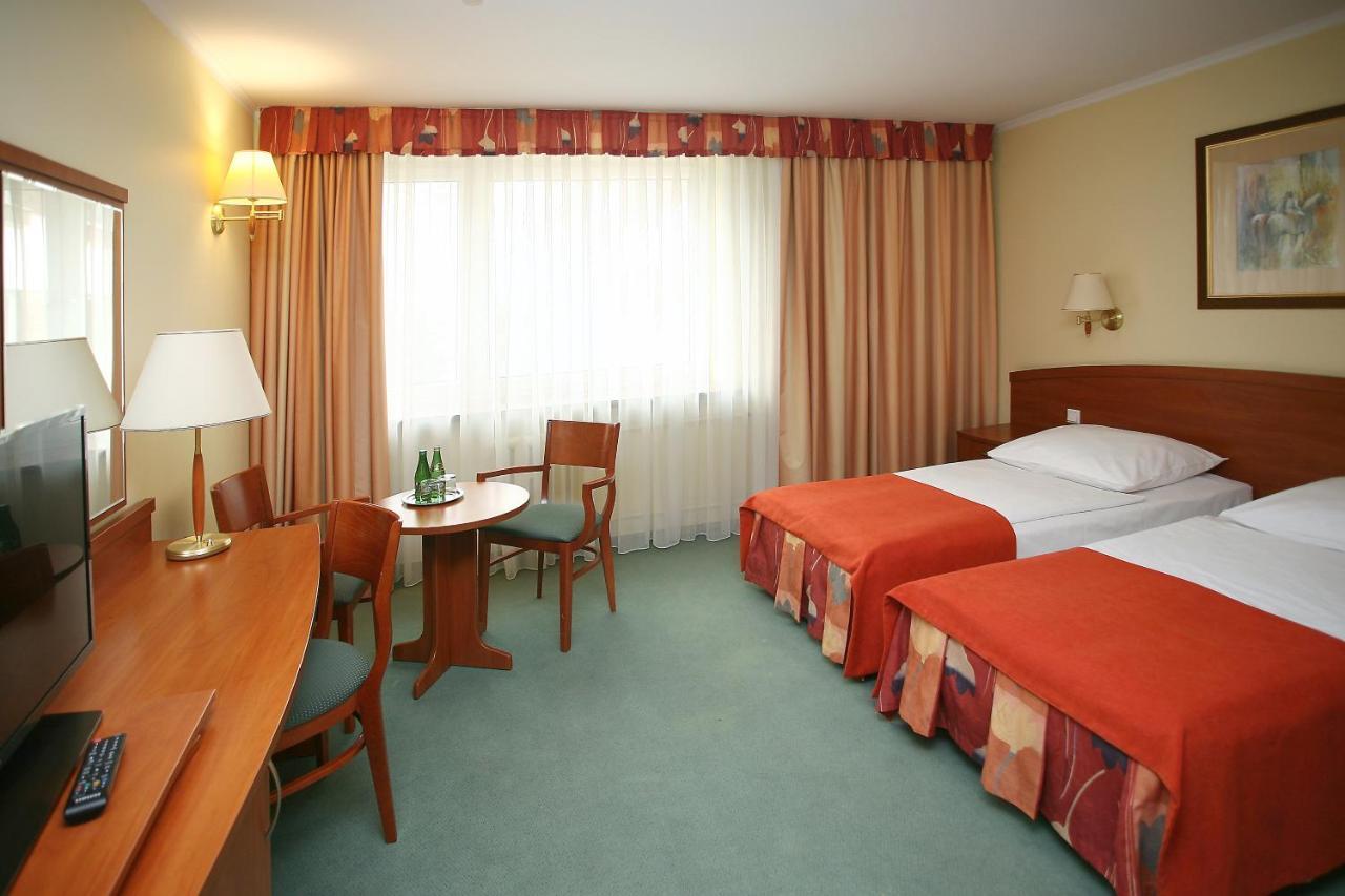 Hotel Prezydencki 3-Star Жешув Экстерьер фото