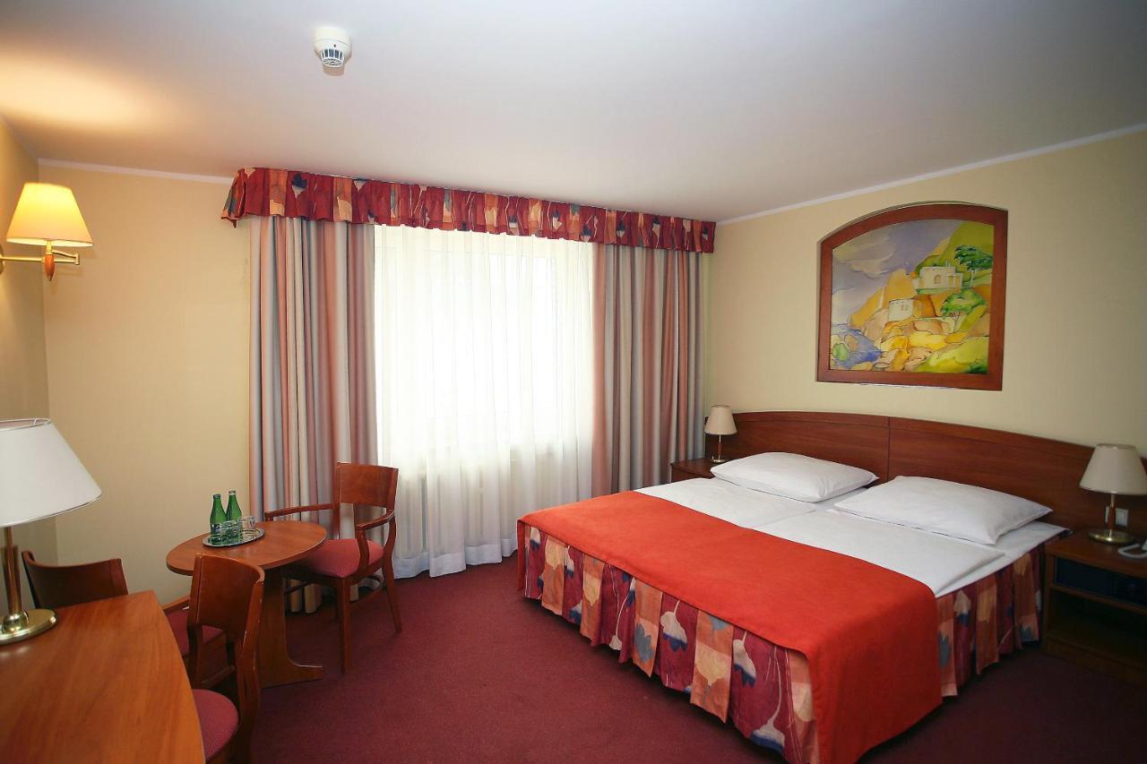 Hotel Prezydencki 3-Star Жешув Экстерьер фото